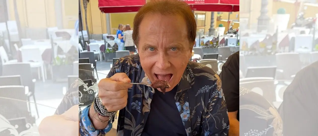 Roby Facchinetti stregato dal tartufo di Pizzo: «È il dolce più buono del mondo»