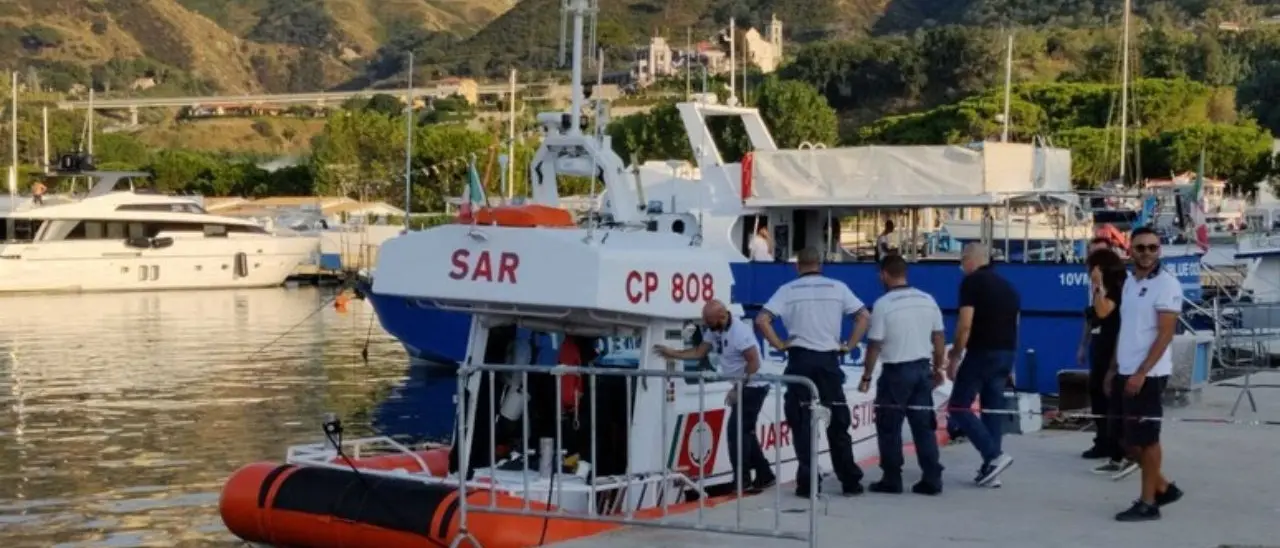 Incidente in mare nel Vibonese, cade dal motoscafo: natante la investe e muore