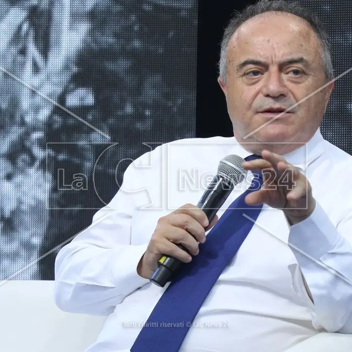 Gratteri candidato alla Procura di Napoli, quattro consiglieri del Csm: «Magistrato eccezionale, ecco perché prevale su Amato»