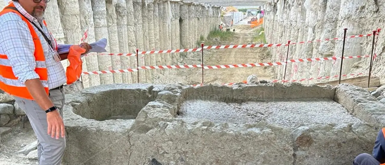 Reperti archeologici nel cantiere della metropolitana di Catanzaro, la fine dei lavori slitta a dicembre 2024
