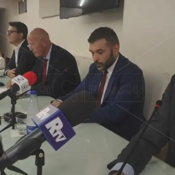 I neo dirigenti de “La fenice amaranto” presentano il progetto sportivo: «Lavoriamo al recupero del nome “Reggina”»