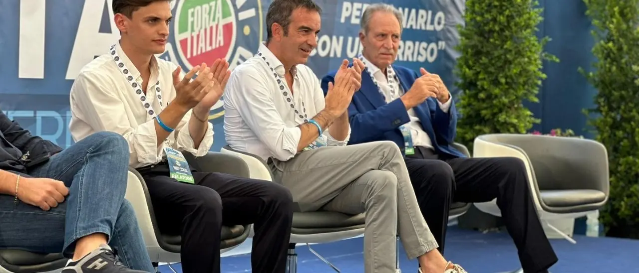 Occhiuto alla convention dei Giovani azzurri avverte: «Non prenderemo voti in memoria di Silvio»
