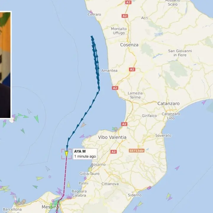 Il mistero della nave al largo della Calabria, il consigliere Laghi evoca il fantasma della Jolly Rosso: «Va su e giù. Perché?»