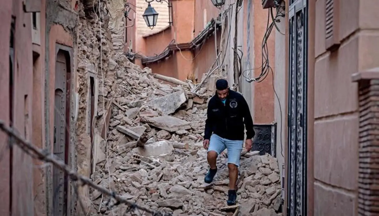 Terremoto in Marocco, è un’ecatombe: le vittime salgono a oltre 2000. Proclamati tre giorni di lutto nazionale