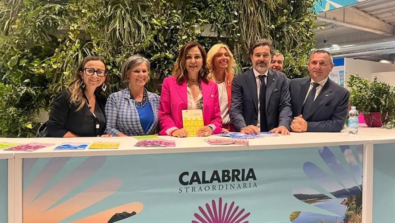 Calabria presente al Salone del camper di Parma: lo stand della Regione visitato dal ministro Santanchè