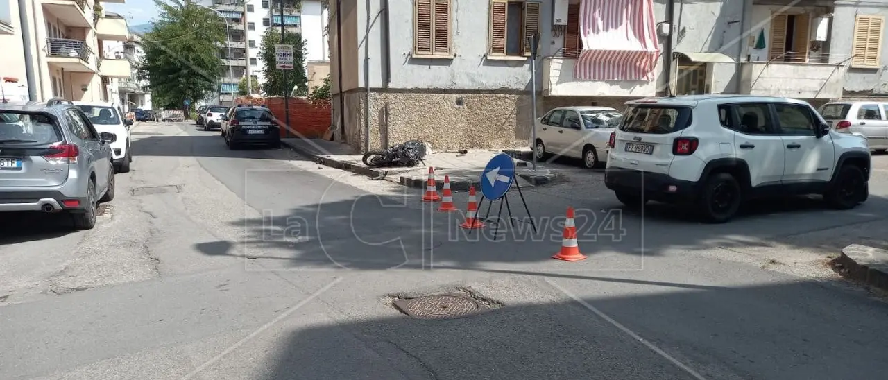 Cosenza, i genitori del 16enne morto nell’incidente tra una moto e un’auto della polizia presentano denuncia