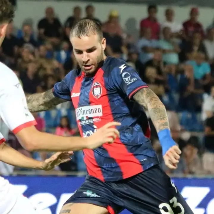 Il Crotone cade in casa, la Turris si fa grande e sbanca 3-2 lo Scida
