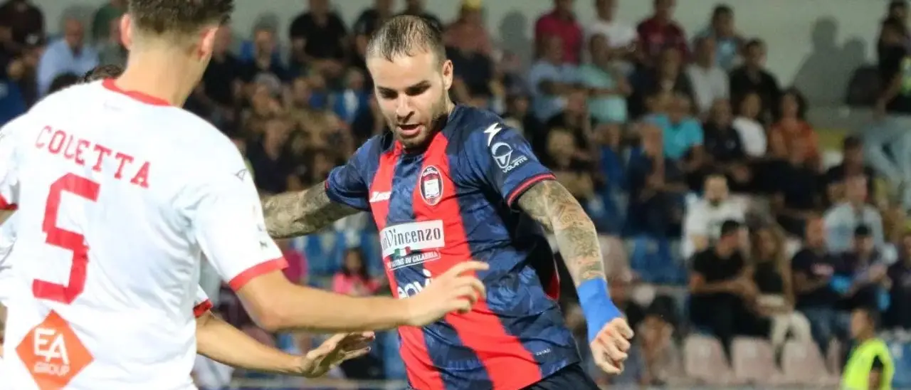 Il Crotone cade in casa, la Turris si fa grande e sbanca 3-2 lo Scida