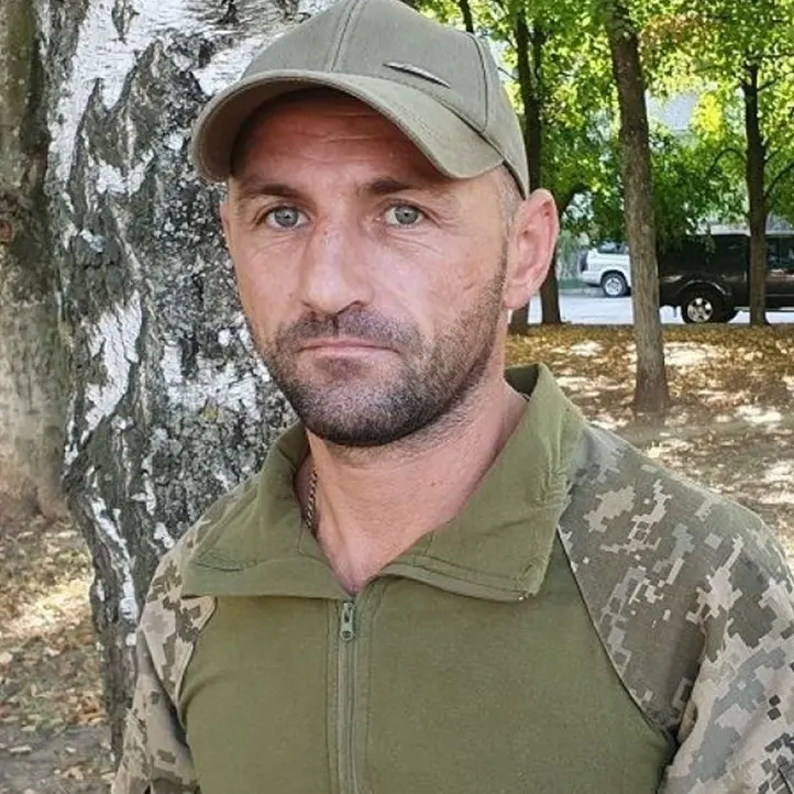 Soldato ucraino guida un carro armato kamikaze contro il nemico: «Preferisco morire che essere ferito e rimanere invalido»