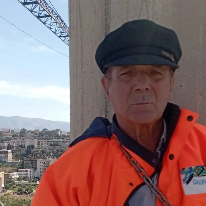 Nuova protesta dell’imprenditore Quattrone: in catene al 12esimo piano del nuovo palazzo di Giustizia