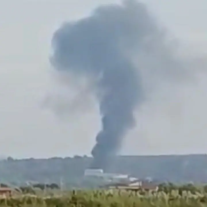 Rifiuti, giorni difficili nella Sibaritide: l’impianto di Bucita a Corigliano Rossano fuori servizio per un incendio
