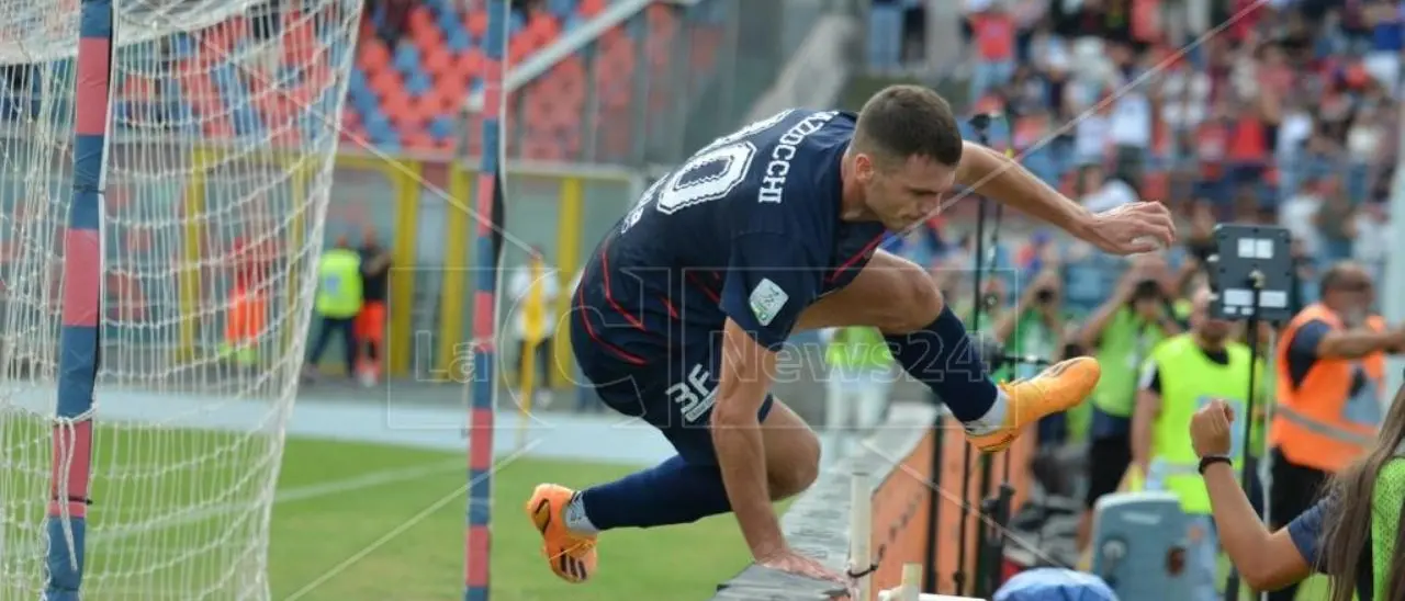 Cosenza sulle montagne russe. Va in vantaggio ma si fa ribaltare dal Sudtirol: Mazzocchi lo riprende al 99’