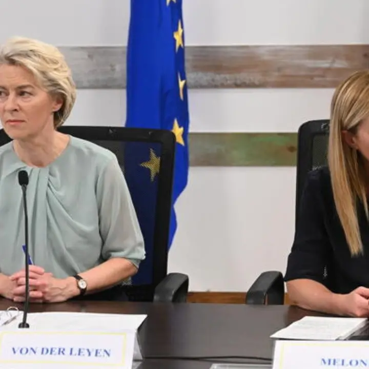 Migranti, Meloni e von der Leyen a Lampedusa. Il presidente della Commissione Ue: «L’Italia non è sola»