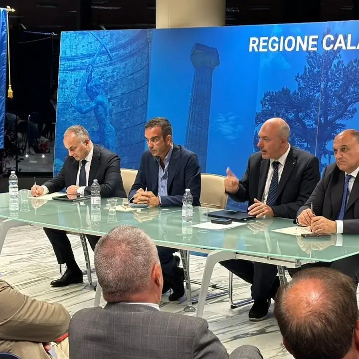 Galleria Limina, Occhiuto: «Quasi sicuramente non chiuderà». Il blocco solo nelle ore notturne