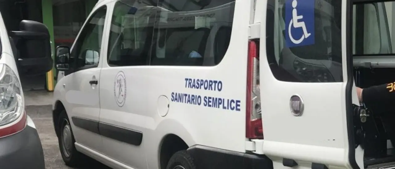 Cosenza, il Comune non attiva trasporto speciale a scuola per bimbo disabile. La mamma: «Resterà tagliato fuori»