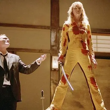 Kill Bill, vent’anni fa usciva nelle sale il primo Volume del film cult di Tarantino nato da una battuta di Pulp Fiction