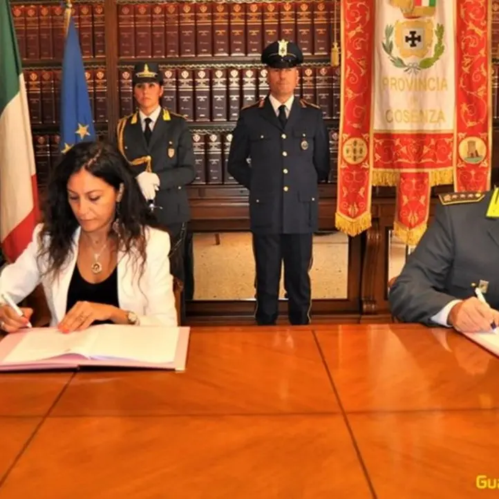 Fondi Pnrr, la Provincia di Cosenza e la Guardia di finanza firmano un protocollo d’intesa contro le frodi