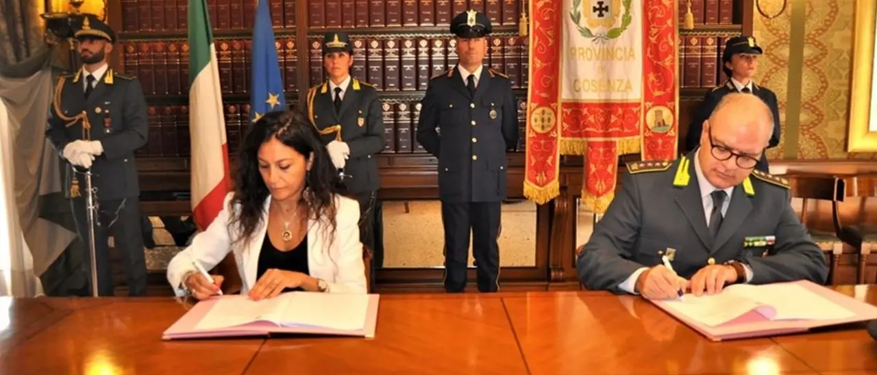 Fondi Pnrr, la Provincia di Cosenza e la Guardia di finanza firmano un protocollo d’intesa contro le frodi
