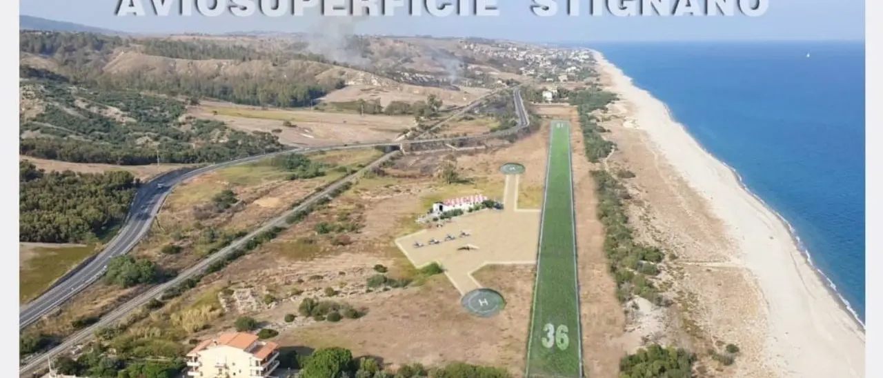 Pista d’atterraggio in riva al mare, il Comune di Stignano ci crede: «Nessun impatto ambientale, il turismo crescerà»