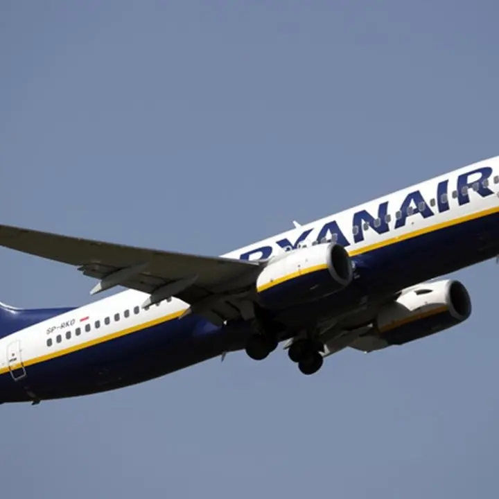Ryanair non lascia e in Calabria raddoppia: Occhiuto annuncia 16 nuove rotte entro la prossima stagione