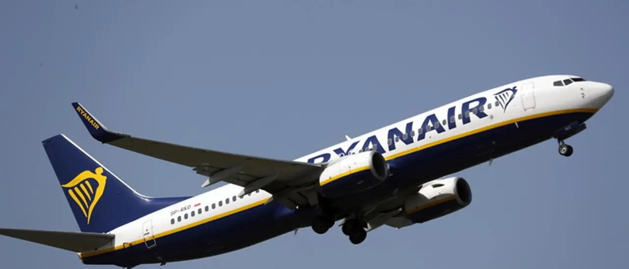 Ryanair non lascia e in Calabria raddoppia: Occhiuto annuncia 16 nuove rotte entro la prossima stagione