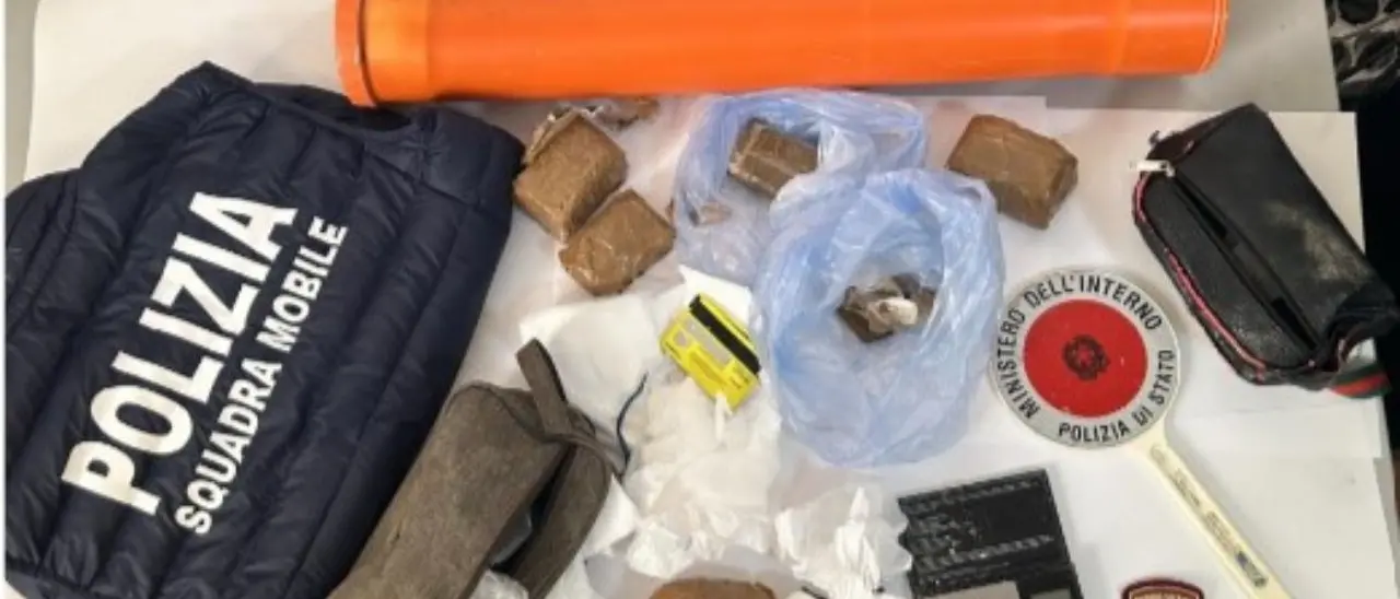 Crotone, sequestrata cocaina e hashish nel quartiere Acquabona: arrestato un 39enne