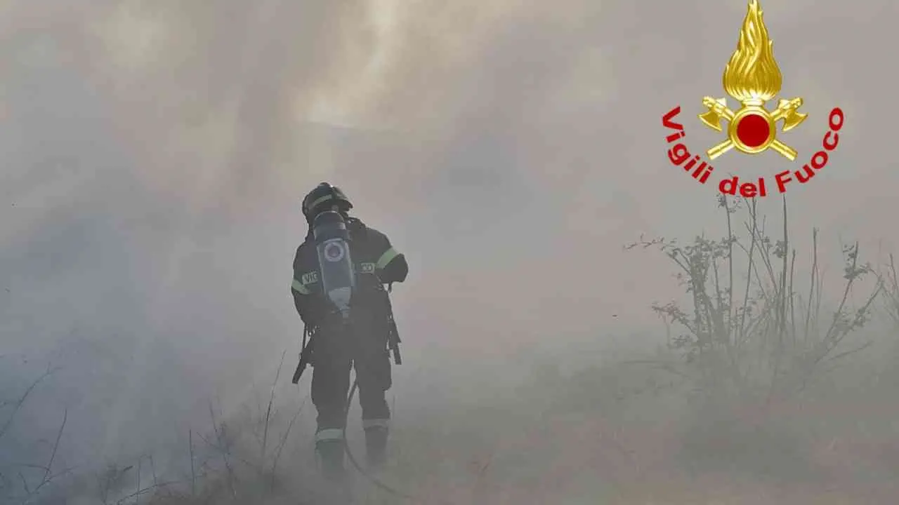 Arrivate in Calabria dal Lazio e dalla Campania squadre di supporto dei vigili del fuoco