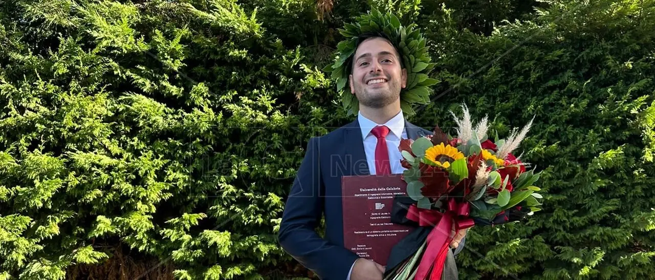 A 20 anni è tra i più giovani laureati dell’Unical, Davide sogna di restare in Calabria: «Voglio dare il mio contributo»