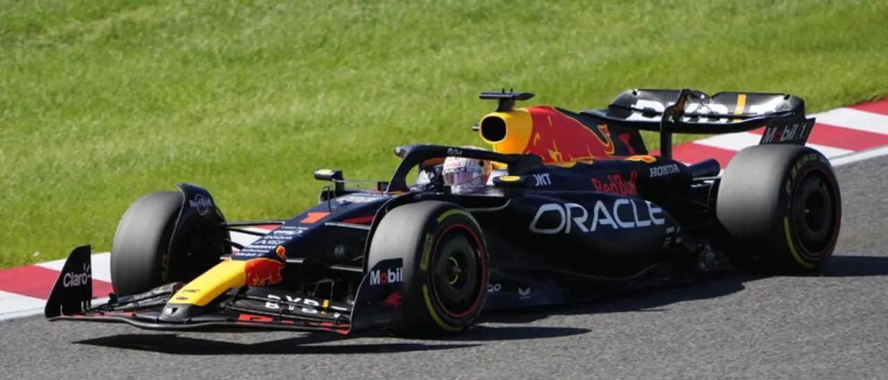 Max Verstappen trionfa in Giappone, la Red Bull vince il campionato costruttori con sei gare di anticipo