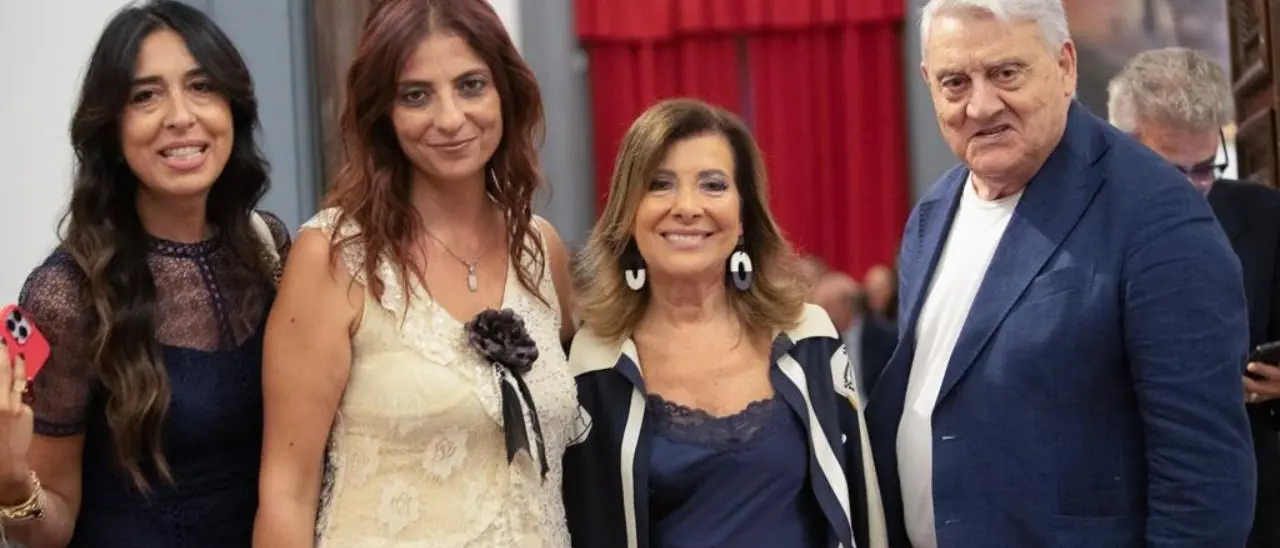 Roma, Premio Evento donna: i riconoscimenti ispirati a Frida Khalo realizzati dal maestro Gerardo Sacco