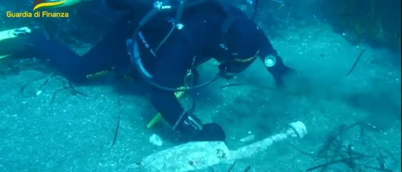 Reperti archeologici del II-I secolo avanti Cristo recuperati nei fondali dell’isola di Ventotene