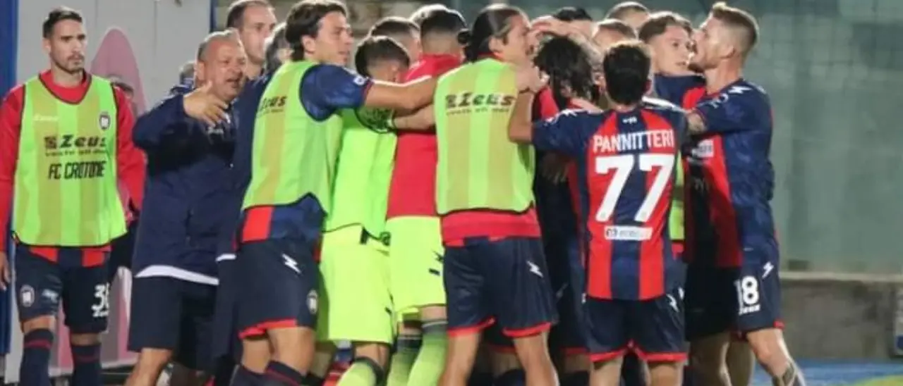 Il Crotone ritorna alla vittoria: allo Scida regolato 1-0 il Sorrento