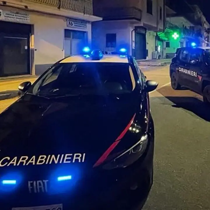 Hashish in auto e in casa, arrestati due ventenni nel Catanzarese