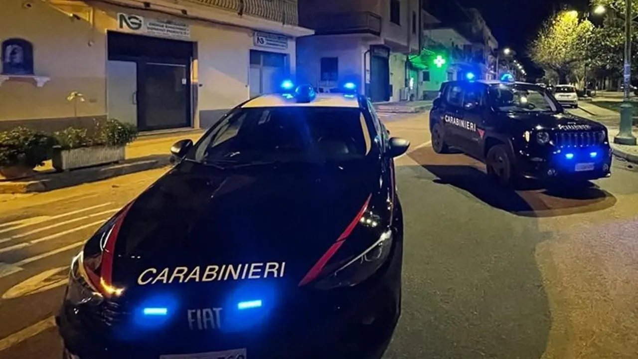 Hashish in auto e in casa, arrestati due ventenni nel Catanzarese