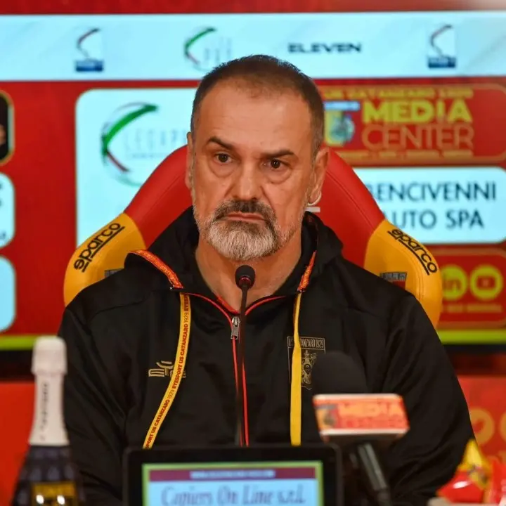 Catanzaro calcio, a mister Vivarini e a Miranda un turno di squalifica