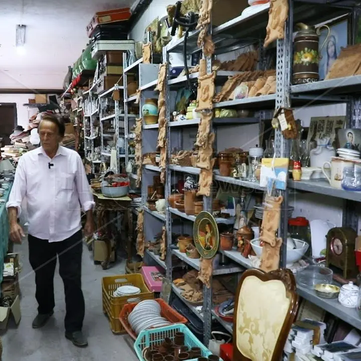 Tropea: con LaC storie viaggio nella bottega dell’antiquario Giuseppe Taccone, “u prufissuri”