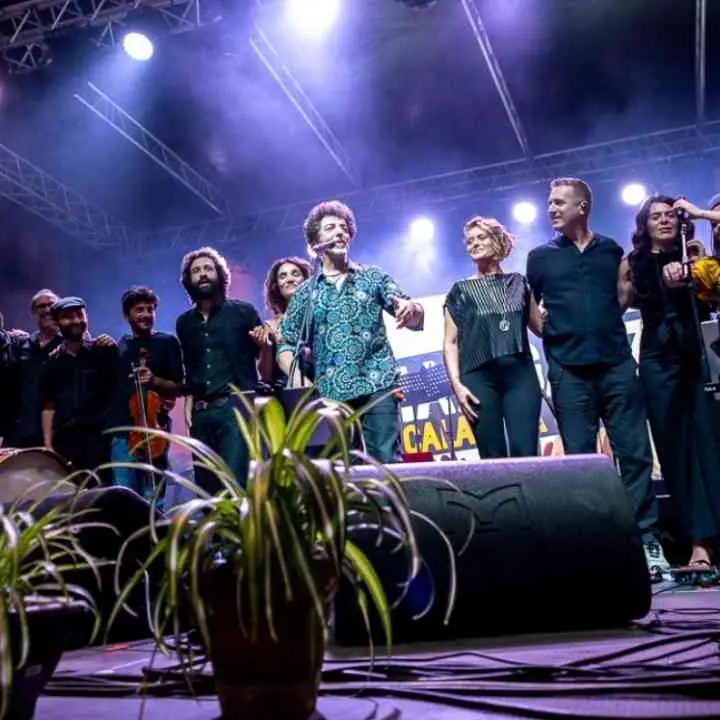 Max Gazzè all’Unical per la Notte dei ricercatori: al suo fianco la Calabria Orchestra