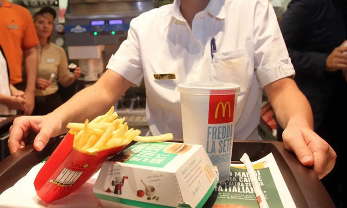 McDonald’s apre i battenti a Crotone e assume 110 persone: al via le selezioni