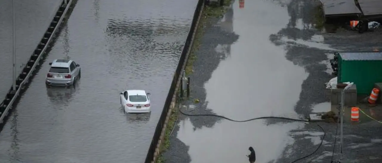 Piogge torrenziali a New York: dichiarato lo stato di emergenza