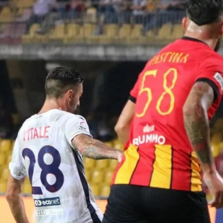 Il Crotone ancora sconfitto in trasferta. In vantaggio di due reti perde 3-2 a Benevento