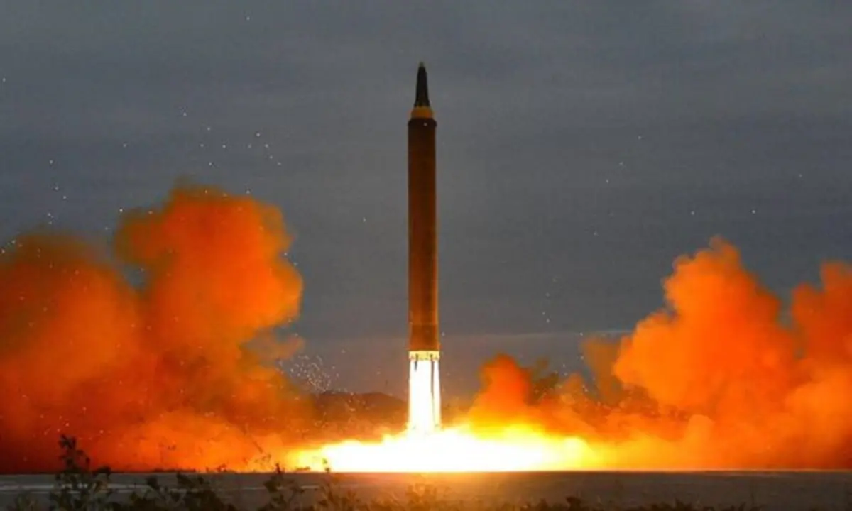 La Russia si prepara a testare il missile nucleare che può volare all’infinito e spaventa il mondo