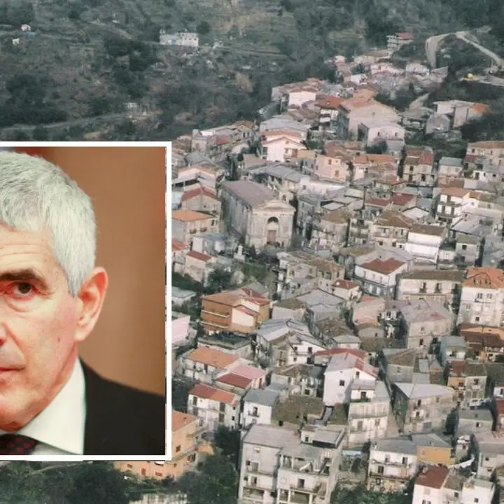 Pier Ferdinando Casini a San Nicola da Crissa per ricordare il parlamentare Dc Nicola Signorello