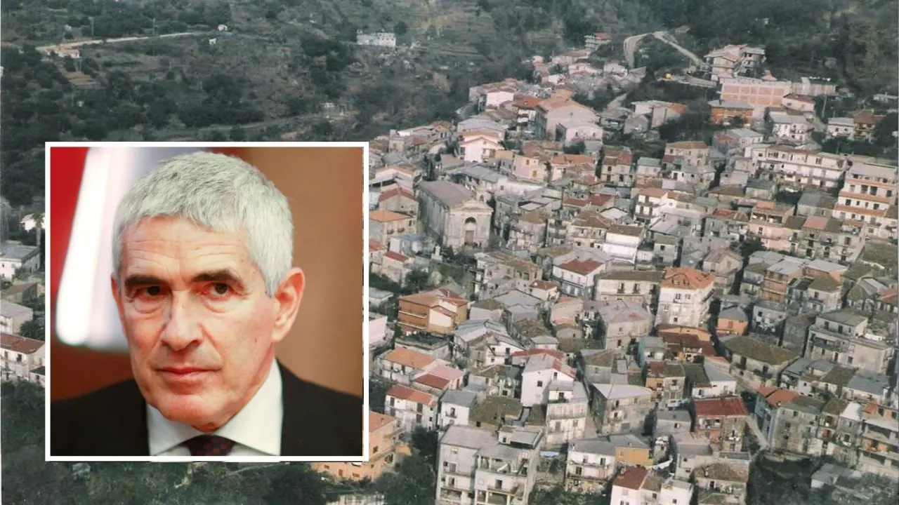 Pier Ferdinando Casini a San Nicola da Crissa per ricordare il parlamentare Dc Nicola Signorello