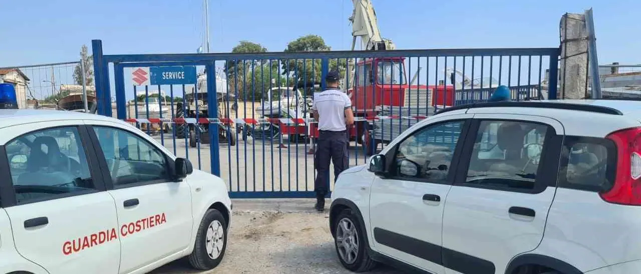 Catanzaro, operazione della Guardia Costiera: sequestrati quattro cantieri nautici