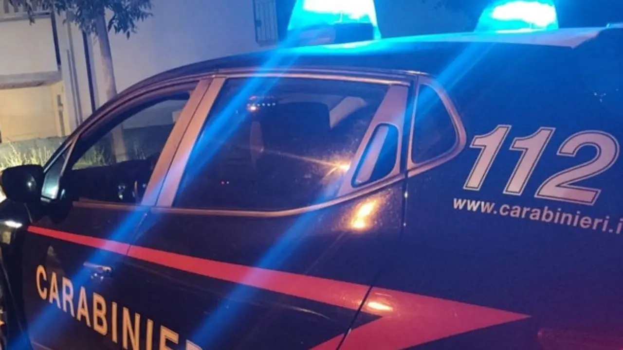 Galatro, incendia l’auto del marito con l’aiuto di un minorenne: identificati dai carabinieri