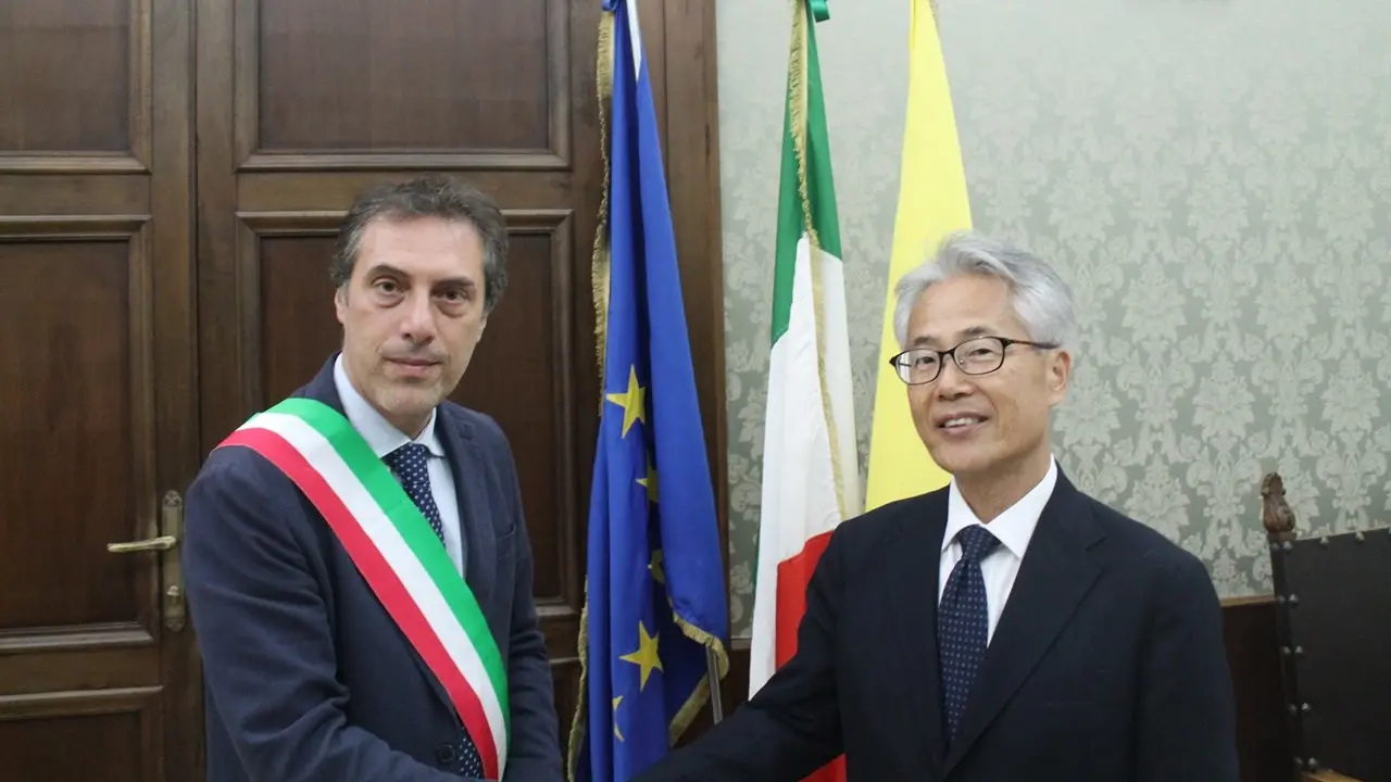 L’ambasciatore del Giappone Suzuki Satoshi per la prima volta in Calabria: la visita a Catanzaro