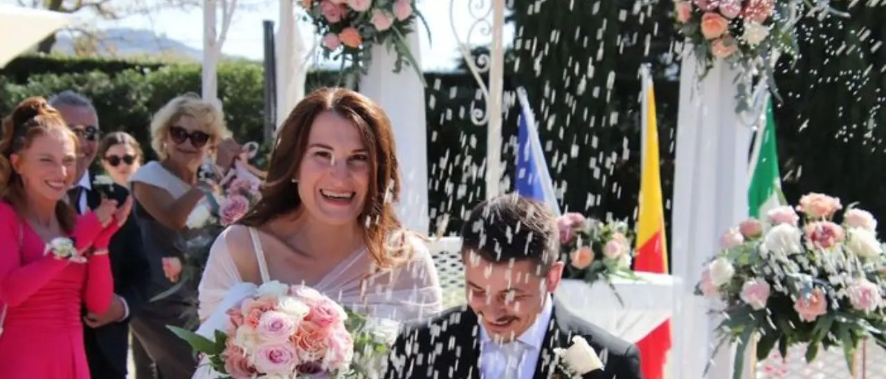 Lui era una donna, lei un uomo: Emanuele a Maura si sono sposati a Recanati