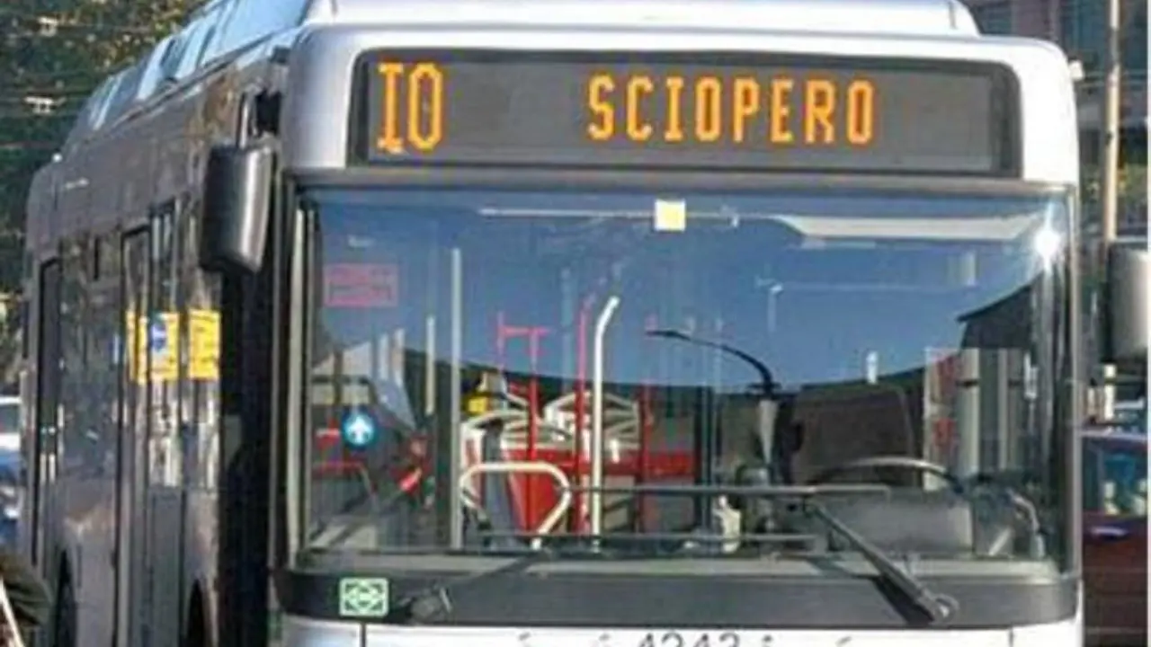 Lunedì senza bus, metro e treni: sciopero di 24 ore in tutta Italia. Martedì tocca ai taxi