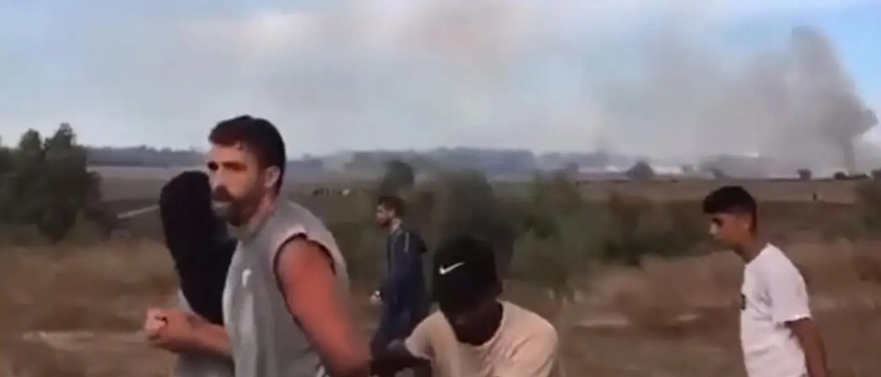 Strage al rave party in Israele, almeno 260 i ragazzi morti: «Ci davano la caccia uno per uno, c’erano cadaveri ovunque»