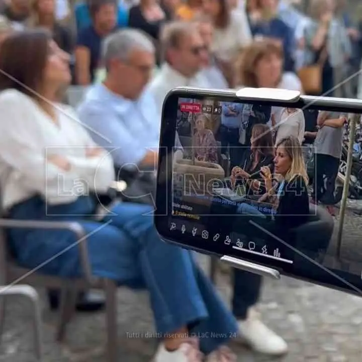 Cosenza, la cacciata della vicesindaca agita Palazzo dei Bruzi (e non solo). Funaro: «Evidenti le responsabilità del Pd»